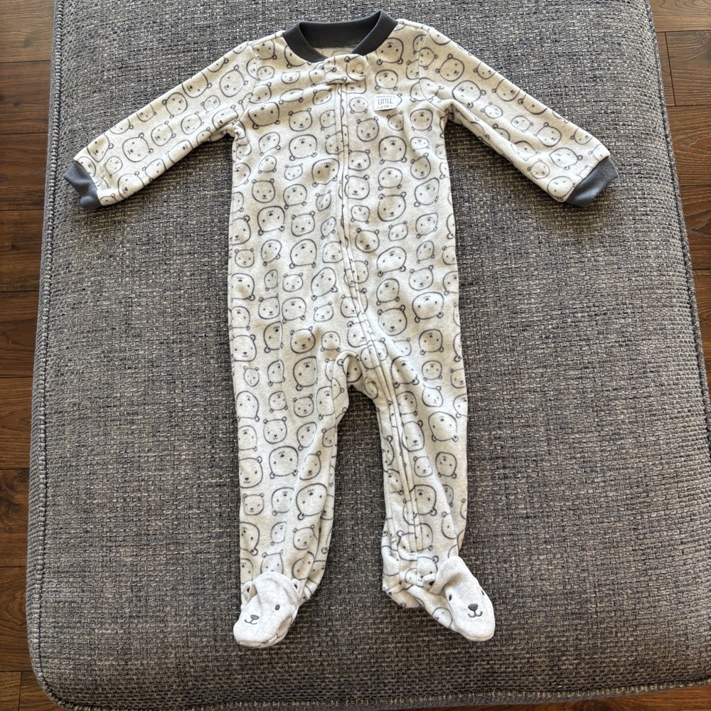 Never Worn Carter’s Gray Bear Print Fleece One-Piece Footies – Cozy & Adorable!